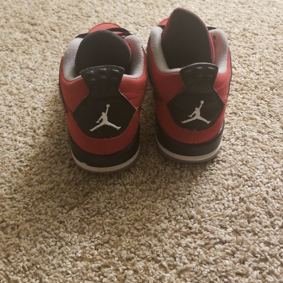 Jordans red/black size 2Y - Picture 3 of 4